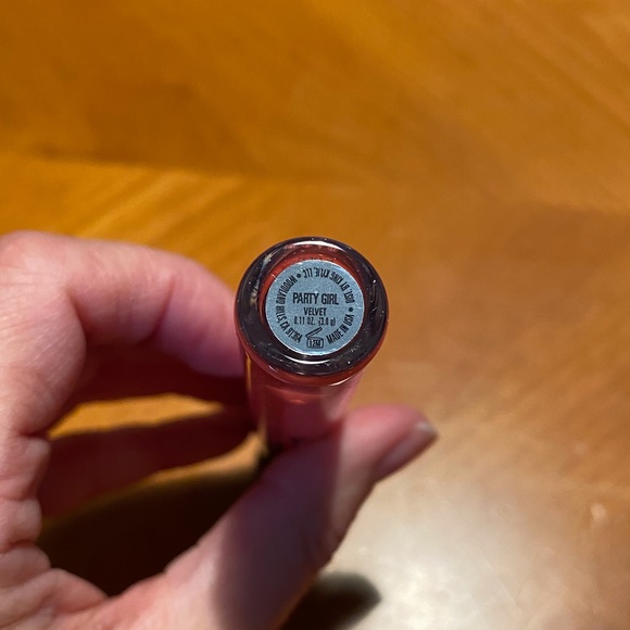 Kylie Jenner Velvet Lip Kit Party Girl - Picture 8 of 16